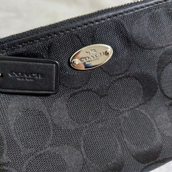 SOLD Coach Black Signature Print Wristlet - Picture 3 of 5